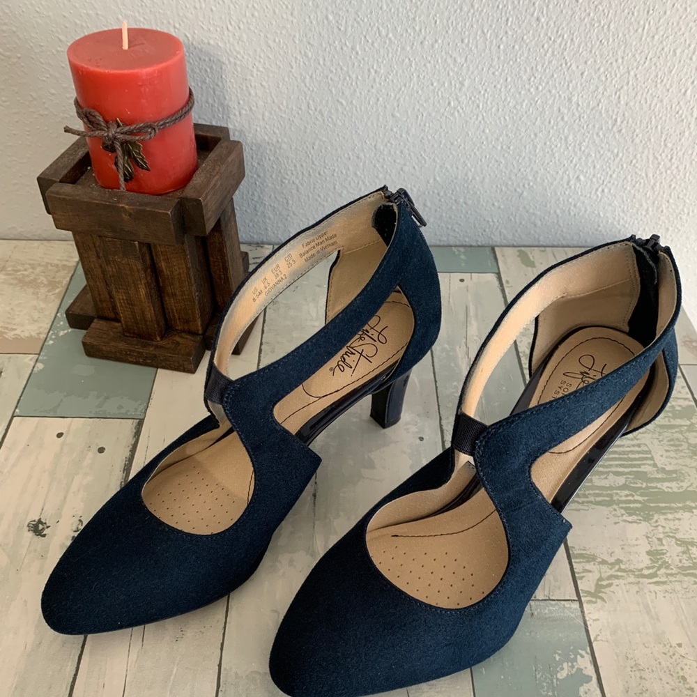 Like new navy shoes
